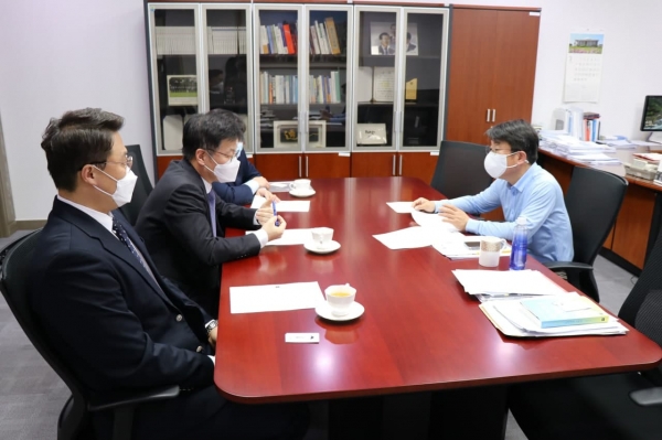 25일 더불어민주당 최종윤 의원과 경기도 임상병리사회가 코로나 극복을 위한 정책간담회를 열었다.