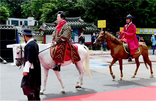 허경영 국가혁명당 대선후보가 21일 안철수, 김동연에게 야권단일화를 제안했다.