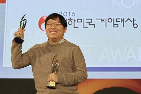 2016 대한민국게임대상을 수상한 '히트'의 박용현 대표이사.