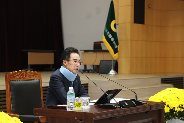 이성희 농협중앙회장이 24일 서울 중구 본관에서 2023년 3분기 종합경영분석회의를 주관하고 있다.
